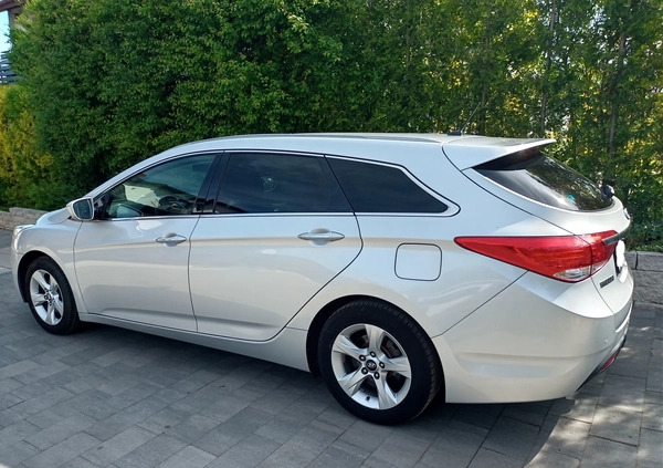 Hyundai i40 cena 28700 przebieg: 164000, rok produkcji 2012 z Poręba małe 191